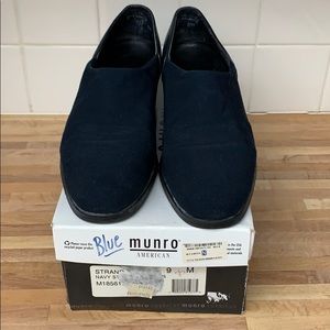 Munro Pumps (Strand) Navy
